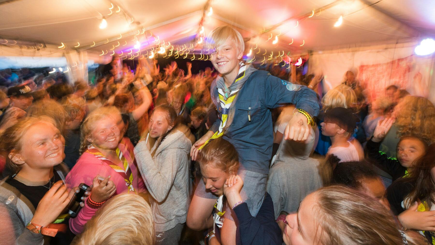 20170809 Disco och dans p ventyrarhubben. Kvll och fri tid p Jamboree17. Foto: Magnus Frderberg