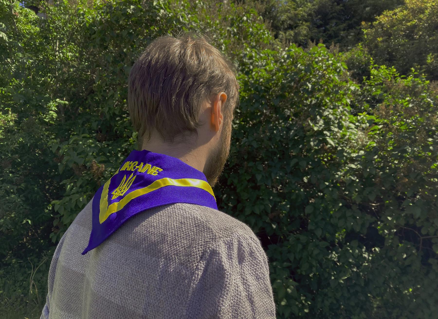 ukrainsk scout med halsduk